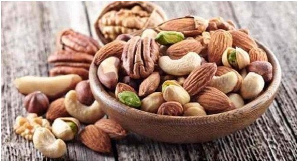 Các loại hạt giàu calo nên hạn chế buổi tối