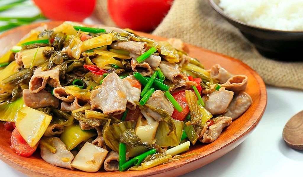 Lòng bò xào dưa chua chuẩn vị, thơm lừng và cực kỳ mềm
