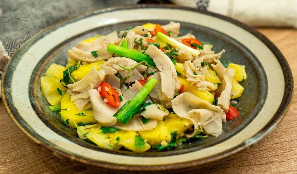 Hướng dẫn cách xào lòng bò mềm thơm không bị hôi hay dai