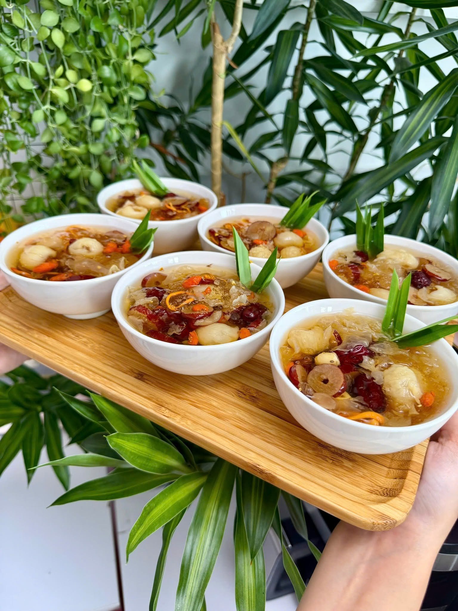 Bật mí cách nấu chè nấm tuyết hạt sen thanh nhẹ cho ngày hè 2 Cách nấu chè nấm tuyết mềm giòn ngọt mát cho ngày nóng